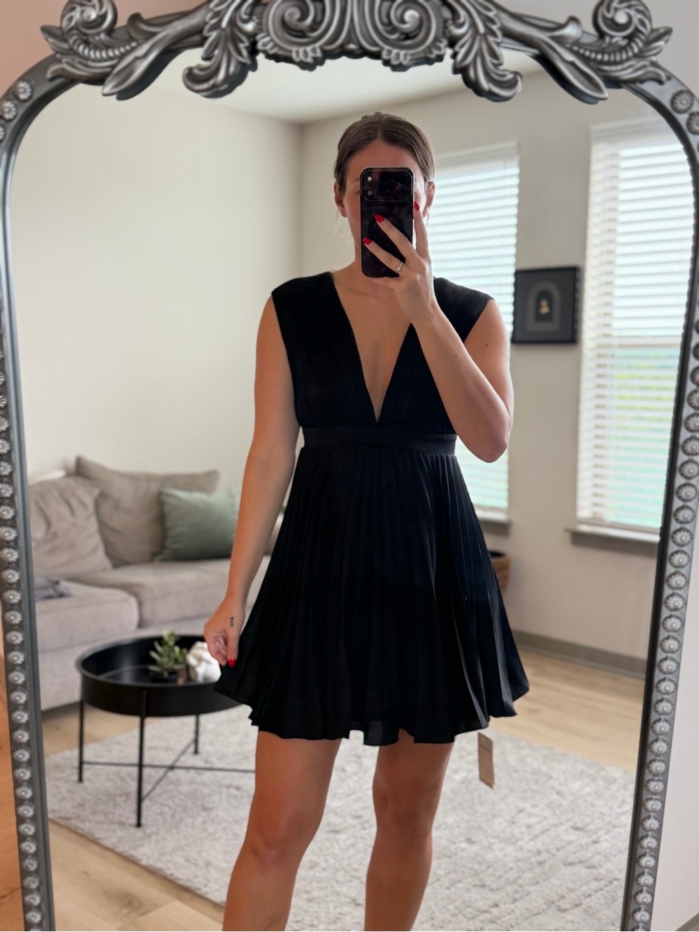NWT Abercrombie&Fitch Size Medium Black V-Neck Pleated Mini Dress